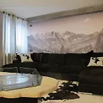 Casa Lumira Luxury Ski-in Ski-out דירה