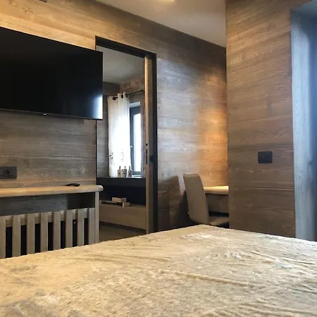 Casa Lumira Luxury Ski-in Ski-out *