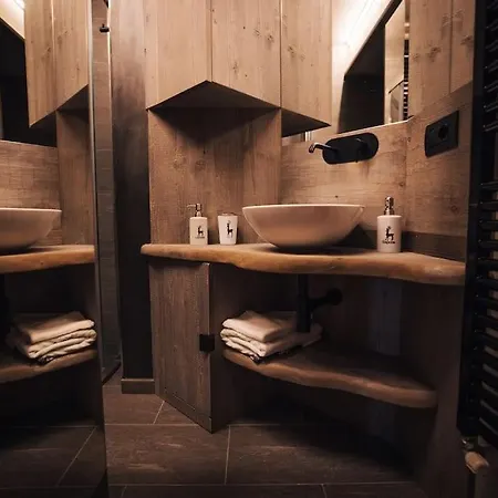 Casa Lumira Luxury Ski-in Ski-out * ブレウイル・チェルヴィナイア