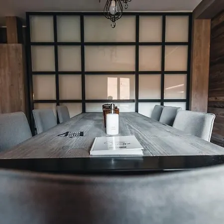 Casa Lumira Luxury Ski-in Ski-out *