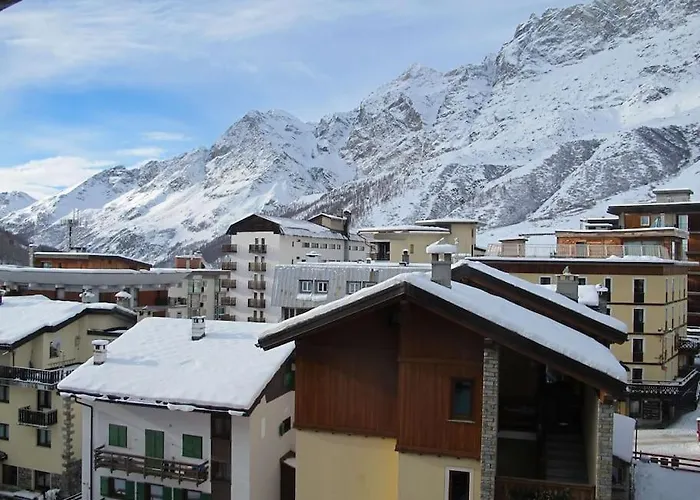 Casa Lumira Luxury Ski-in Ski-out *